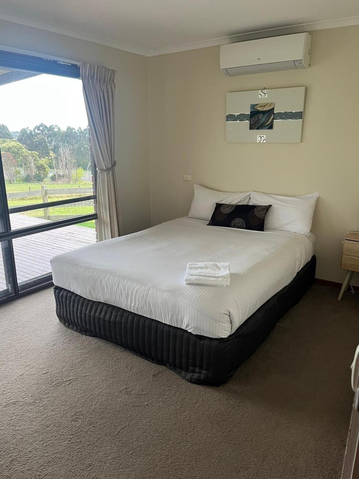 Warragul Views Motor Inn Exterior foto
